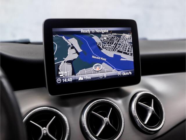 Mercedes-Benz CLA-KLASSE Shooting Brake 180 AMG Sport Automaat (SCHUIFDAK, APPLE CARPLAY, GROOT NAVI, CAMERA, LEDER/ALCANTARA, SPORTSTOELEN, GETINT GLAS, STOELVERWARMING, LED KOPLAMPEN, NIEUWSTAAT)