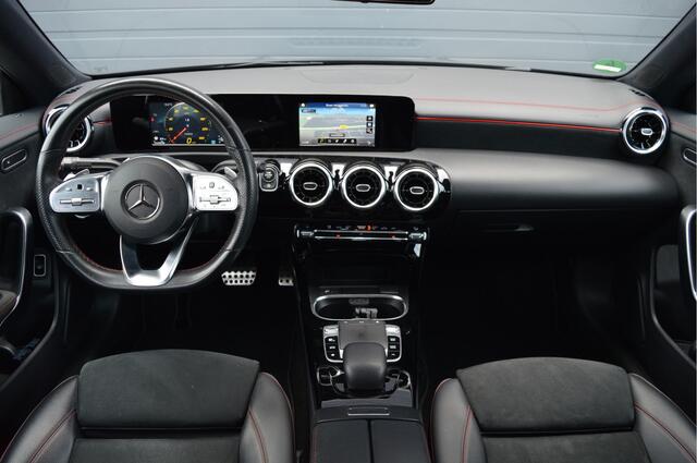 Mercedes-Benz CLA-KLASSE 180 Business Solution AMG | PANO | CARPLAY |