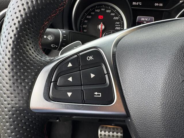 Mercedes-Benz CLA-KLASSE 180 Business Solution AMG | Stoelverwarming | Climate Control | Navigatie | Camera |