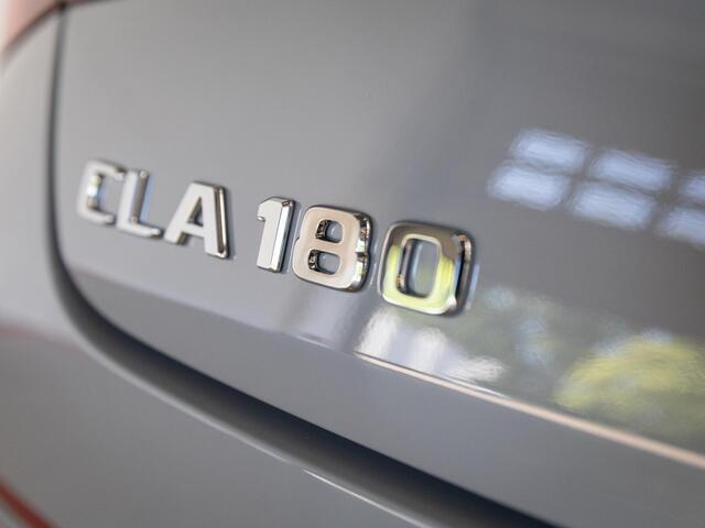 Mercedes-Benz CLA-KLASSE Coupé 180 Business Solution AMG