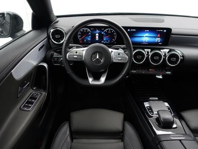Mercedes-Benz CLA-KLASSE 200 AMG Night Edition Aut- Panoramadak, Two Tone Leder Interieur, Carplay, Android Auto, Camera