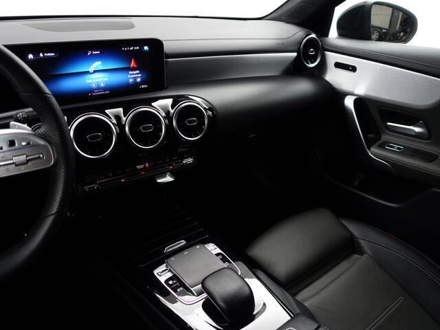 Mercedes-Benz CLA-KLASSE 200 AMG Night Edition Aut- Panoramadak, Two Tone Leder Interieur, Carplay, Android Auto, Camera