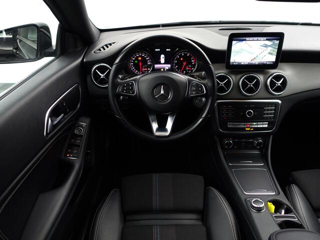 Mercedes-Benz CLA-KLASSE Shooting Brake 180 AMG Prestige Aut- Xenon Led, Camera, Sfeerverlichting, Dynamic Select, Keyless, Sport Interieur