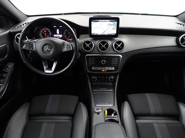 Mercedes-Benz CLA-KLASSE Shooting Brake 180 AMG Prestige Aut- Xenon Led, Camera, Sfeerverlichting, Dynamic Select, Keyless, Sport Interieur