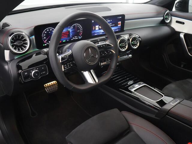 Mercedes-Benz CLA-KLASSE Shooting Brake 250 e AMG Line | Panoramadak | Multibeam LED | Smartphone integratie | Night pakket | 18" AMG Velgen