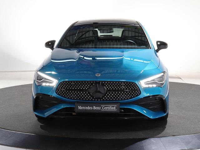 Mercedes-Benz CLA-KLASSE Shooting Brake 180 AMG Line | Panoramaschuifdak in glas | Sfeerverlichting | Achteruitrijcamera | (19 inch) multispaaks | Nightpakket |