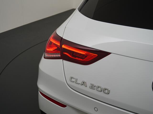 Mercedes-Benz CLA-KLASSE 200 AMG Shooting Brake // Panoramadak // Memory // Keyless // Carplay // Nightpakket // MultiBeam