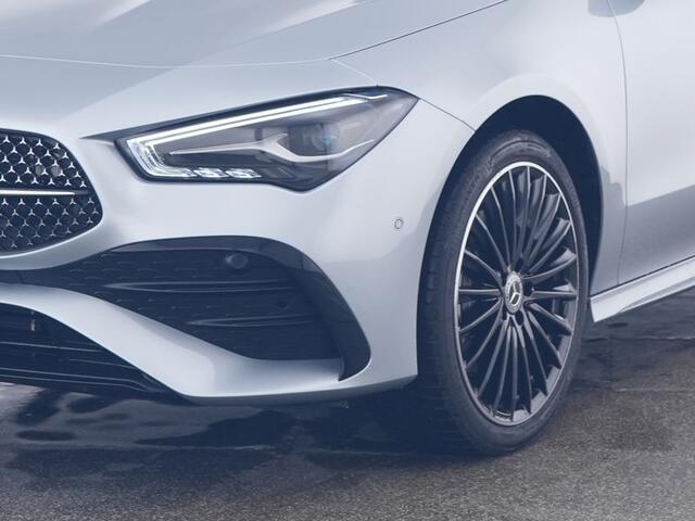 Mercedes-Benz CLA-KLASSE 250 e AMG Plug-In Hybride Edition AMG Line | Night Pakket | 19 Inch AMG Velgen | 360° camera | Distronic | Stuur en Stoelverwarming. Inclusief 24 maanden Mercedes-Benz Certified garantie voor Europa.