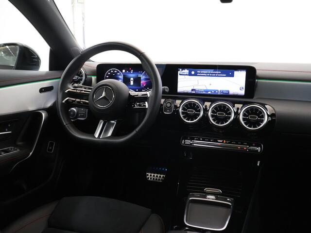 Mercedes-Benz CLA-KLASSE Shooting Brake 180 Star Edition AMG NIGHT | Panoramadak | Dodehoekassitent | Apple Carplay | MultiBeam LED | Sfeerverlichting | Stoelverwarming |