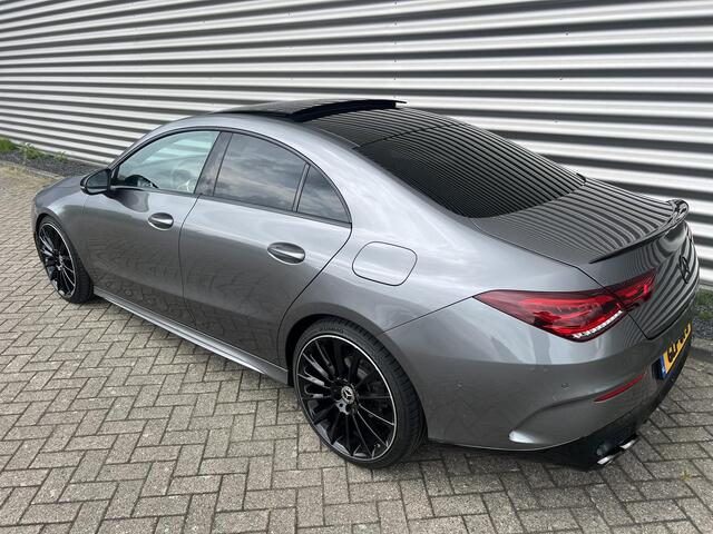 Mercedes-Benz CLA-KLASSE 180 AMG Panorama Widescreen 20 inch Mercedes-Benz CLA-klasse 180 Business Solution AMG