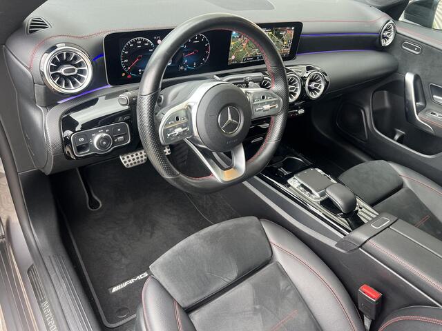 Mercedes-Benz CLA-KLASSE 180 AMG Panorama Widescreen 20 inch Mercedes-Benz CLA-klasse 180 Business Solution AMG