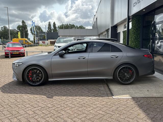Mercedes-Benz CLA-KLASSE AMG 45 4MATIC+ Premium Plus | Pano | Schaalstoelen | Burmester | Mountain Grey Magno