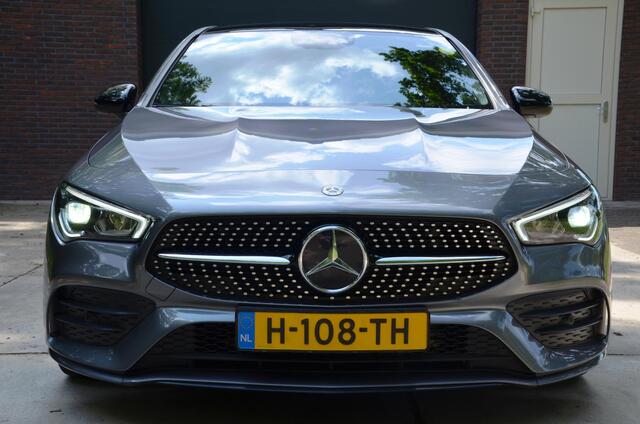 Mercedes-Benz CLA-KLASSE 180 d Business Solution AMG Automaat/Navi/Ecc/Pdc/Panoramadak/Matrix LED koplampen/Stoelverwarming/Sfeerverlichting/Camera/Trekhaak uit klabaar