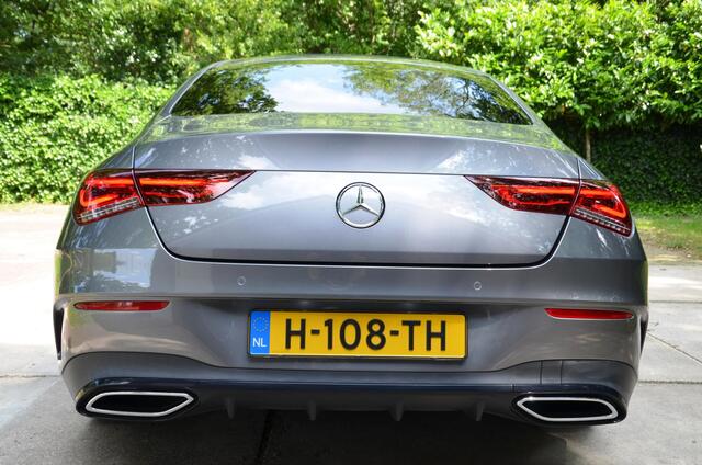 Mercedes-Benz CLA-KLASSE 180 d Business Solution AMG Automaat/Navi/Ecc/Pdc/Panoramadak/Matrix LED koplampen/Stoelverwarming/Sfeerverlichting/Camera/Trekhaak uit klabaar