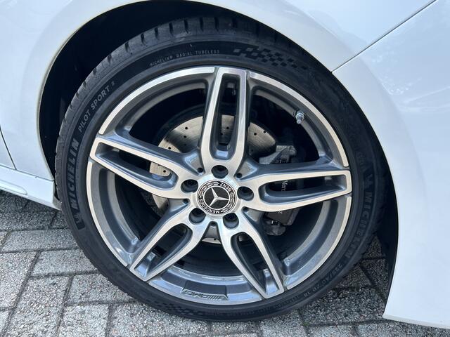 Mercedes-Benz CLA-KLASSE 180 Business Solution AMG Upgrade Edition 50% deal 12.475,- ACTIE 25DKM! / AMG pakket / LED / Schuif-kantel dak / Sportstoelen / Stoelverwarming / Camera