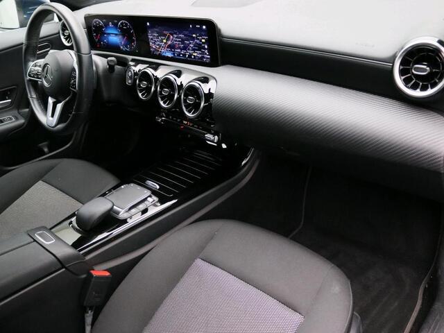 Mercedes-Benz CLA-KLASSE 180 Aut. Business Sol. | LED | Navi | Camera |