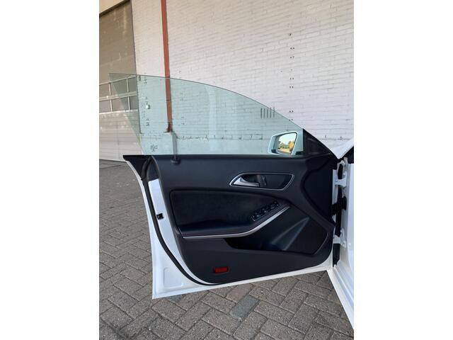 Mercedes-Benz CLA-KLASSE Shooting Brake 180 Business Solution AMG |Rijklaar!|Pano!|AMG!|