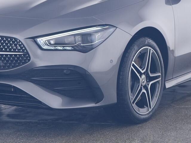Mercedes-Benz CLA-KLASSE Shooting Brake 250e AMG Nightpakket Face Lift Plug-In Hybride | Panorama Schuif-Kanteldak | Burmester® | 360 gr Camera | Sfeerverlichting | Keyless GO | Stuur- en Stoelverwarming | Inclusief 24 maanden Mercedes-Benz Certified garantie voor Europa.