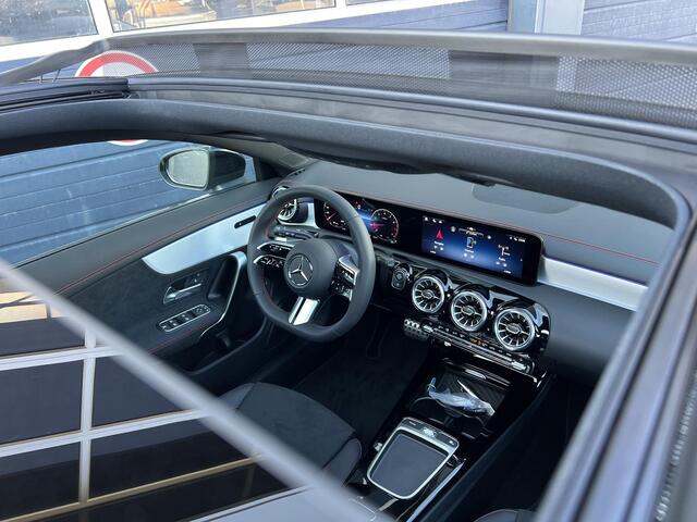 Mercedes-Benz CLA-KLASSE Shooting Brake 180 Star Edition AMG Line | Night Pakket | Panoramadak | MULTIBEAM LED Koplampen | Dodehoekassistent | Apple CarPlay | Android Auto | Sfeerverlichting