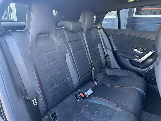Mercedes-Benz CLA-KLASSE Shooting Brake 180 Star Edition AMG Line | Night Pakket | Panoramadak | MULTIBEAM LED Koplampen | Dodehoekassistent | Apple CarPlay | Android Auto | Sfeerverlichting