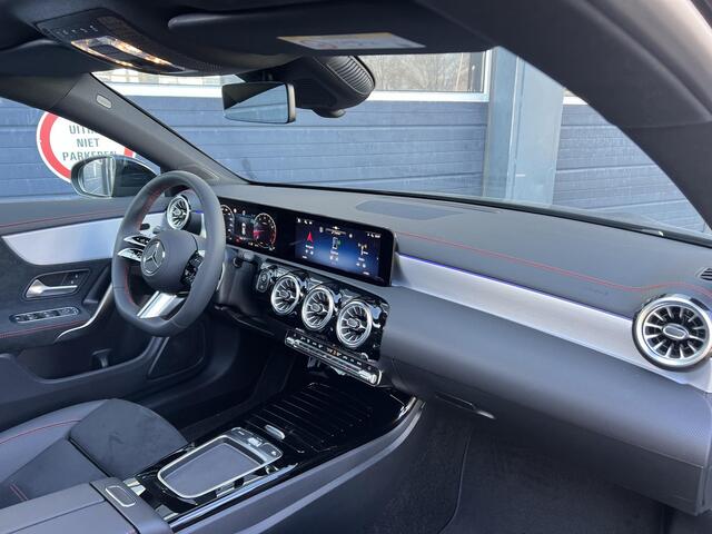Mercedes-Benz CLA-KLASSE Shooting Brake 180 Star Edition AMG Line | Night Pakket | Panoramadak | MULTIBEAM LED Koplampen | Dodehoekassistent | Apple CarPlay | Android Auto | Sfeerverlichting