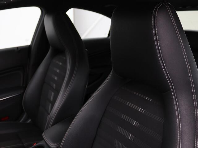 Mercedes-Benz CLA-KLASSE 180 Urban | Stoelverwarming | Sportstoelen | Navigatie | Park Assist | Full LED | Half leder | Cruise control | Airco | Bluetooth