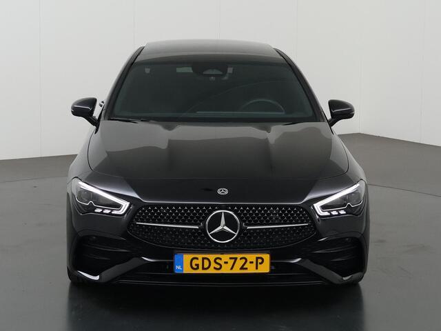 Mercedes-Benz CLA-KLASSE Coupé 180 AMG NIGHT Star Edition | Panoramadak | MultiBeam LED | Dodehoekassistent | Apple Carplay | Keyless Entry |