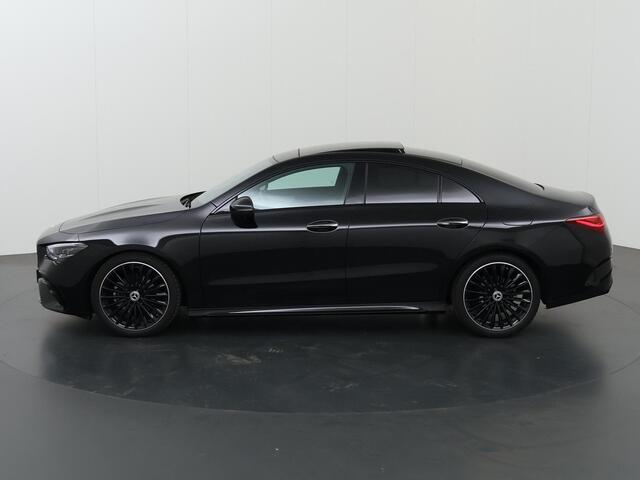 Mercedes-Benz CLA-KLASSE Coupé 180 AMG NIGHT Star Edition | Panoramadak | MultiBeam LED | Dodehoekassistent | Apple Carplay | Keyless Entry |