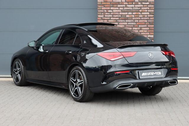 Mercedes-Benz CLA-KLASSE 200 Business Solution AMG Line Aut7 | Panoramadak | Widescreen | Trekhaak | Sfeerverlichting | Camera | High Perf. LED | Stoelverwarming | Cruise Control |