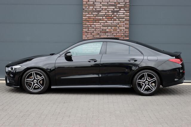 Mercedes-Benz CLA-KLASSE 200 Business Solution AMG Line Aut7 | Panoramadak | Widescreen | Trekhaak | Sfeerverlichting | Camera | High Perf. LED | Stoelverwarming | Cruise Control |