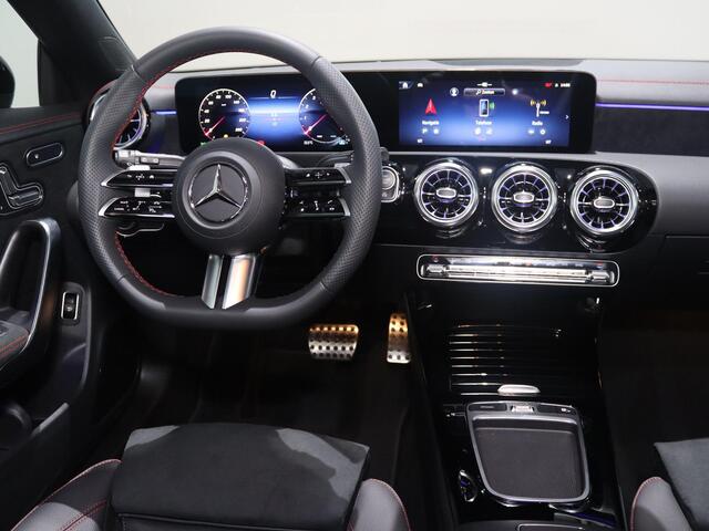 Mercedes-Benz CLA-KLASSE Shooting Brake 180 Star Edition AMG Line LIMITED | Panoramaschuifdak | Trekhaak | Night| Head-up display | Premium plus