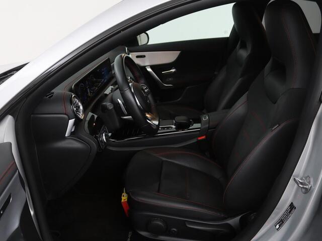 Mercedes-Benz CLA-KLASSE 250e AMG Night | Stoelverwarming | Leder/Alcantara | Camera | Widescreen | Navigatie | Full LED | Sportstoelen
