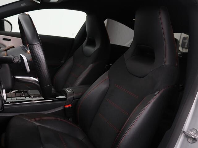 Mercedes-Benz CLA-KLASSE 250e AMG Night | Stoelverwarming | Leder/Alcantara | Camera | Widescreen | Navigatie | Full LED | Sportstoelen