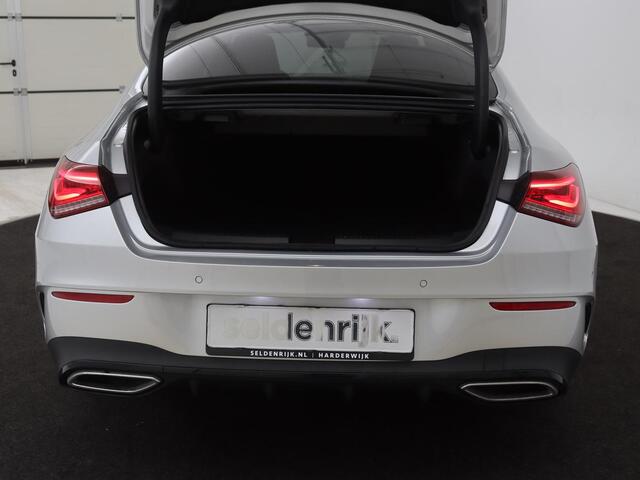 Mercedes-Benz CLA-KLASSE 250e AMG Night | Stoelverwarming | Leder/Alcantara | Camera | Widescreen | Navigatie | Full LED | Sportstoelen