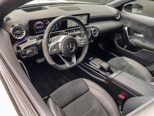 Mercedes-Benz CLA-KLASSE 250e 218PK Automaat AMG Line | PANORAMADAK | DISTRONIC PLUS | HEAD-UP | SOUND ADVANCED | 360 | MBUX |