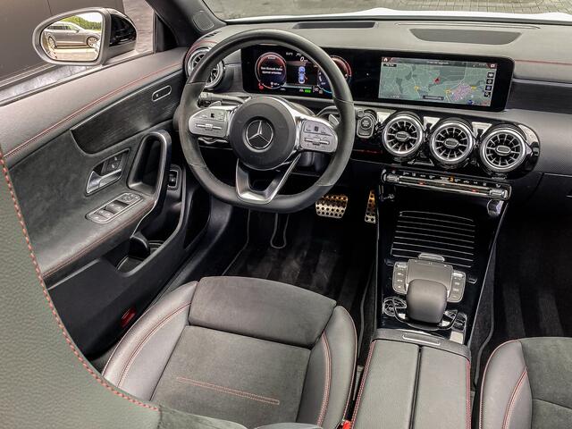 Mercedes-Benz CLA-KLASSE 250e 218PK Automaat AMG Line | PANORAMADAK | DISTRONIC PLUS | HEAD-UP | SOUND ADVANCED | 360 | MBUX |
