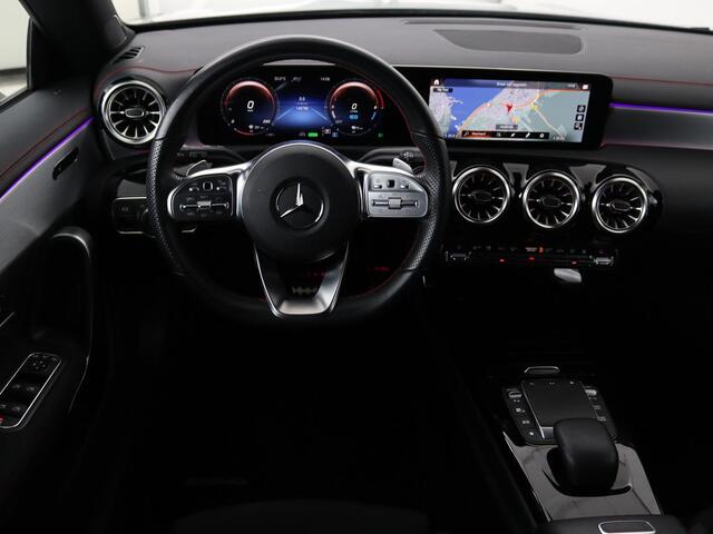 Mercedes-Benz CLA-KLASSE Shooting Brake 250e Business Solution AMG Limited | Adaptive cruise | Stoelverwarming | Carplay | Sfeerverlichting | Leder/Alcantara | Navigatie | Full LED