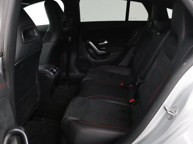 Mercedes-Benz CLA-KLASSE Shooting Brake 250e Business Solution AMG Limited | Adaptive cruise | Stoelverwarming | Carplay | Sfeerverlichting | Leder/Alcantara | Navigatie | Full LED