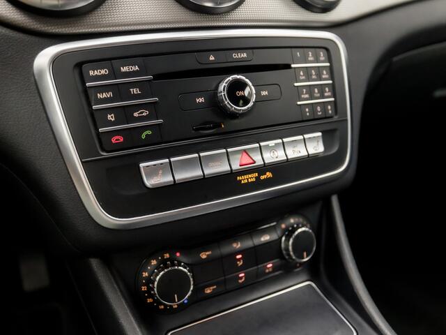 Mercedes-Benz CLA-KLASSE Shooting Brake 180 AMG Sport Automaat (GROOT NAVI, LEDER, CAMERA, GETINT GLAS, STOELVERWARMING, PORTSTOELEN, PARKEERSENSOREN, CRUISE, ZWART HEMEL, NIEUWE APK, NIEUWSTAAT)