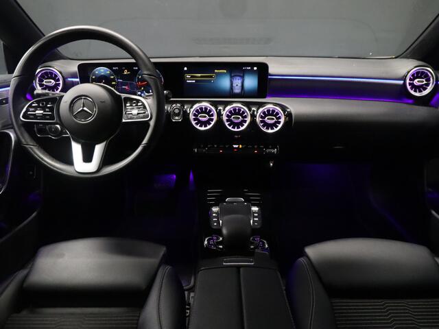 Mercedes-Benz CLA-KLASSE Shooting Brake 180 Luxury Line [SFEERVERLICHTING, CAMERA, WIDESCREEN, LED, STOELVERWARMING, PDC, HALF LEDER, CRUISE CONTROL, NIEUWSTAAT]