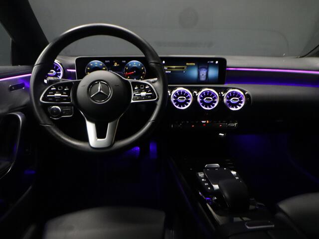 Mercedes-Benz CLA-KLASSE Shooting Brake 180 Luxury Line [SFEERVERLICHTING, CAMERA, WIDESCREEN, LED, STOELVERWARMING, PDC, HALF LEDER, CRUISE CONTROL, NIEUWSTAAT]