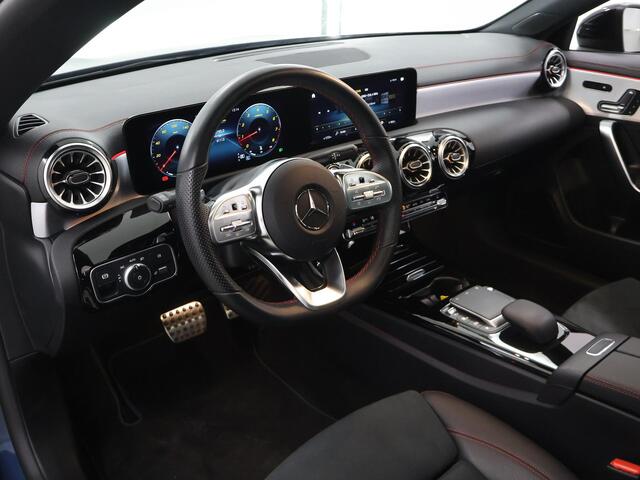 Mercedes-Benz CLA-KLASSE 200 Business Solution AMG | Night | Panoramadak | Trekhaak | Memory | Widescreen | Stoelverwarming |