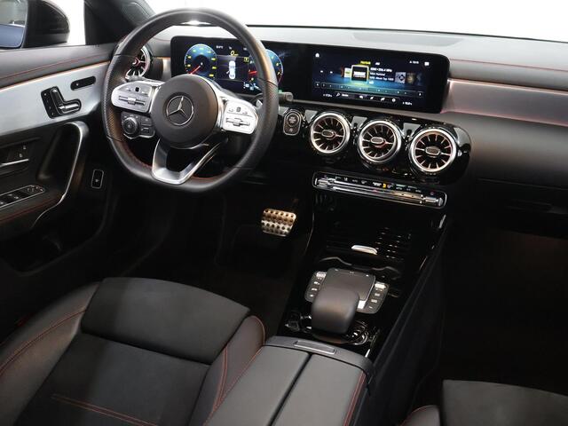 Mercedes-Benz CLA-KLASSE 200 Business Solution AMG | Night | Panoramadak | Trekhaak | Memory | Widescreen | Stoelverwarming |