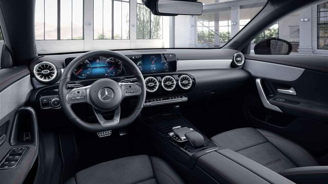 Mercedes-Benz CLA-KLASSE Shooting Brake 220 Advantage | AMG | Widescreen | Achteruitrijcamera | Apple Carplay |