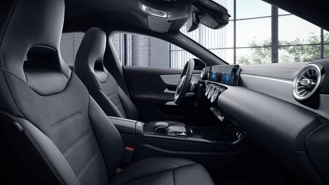 Mercedes-Benz CLA-KLASSE Shooting Brake 220 Advantage | AMG | Widescreen | Achteruitrijcamera | Apple Carplay |