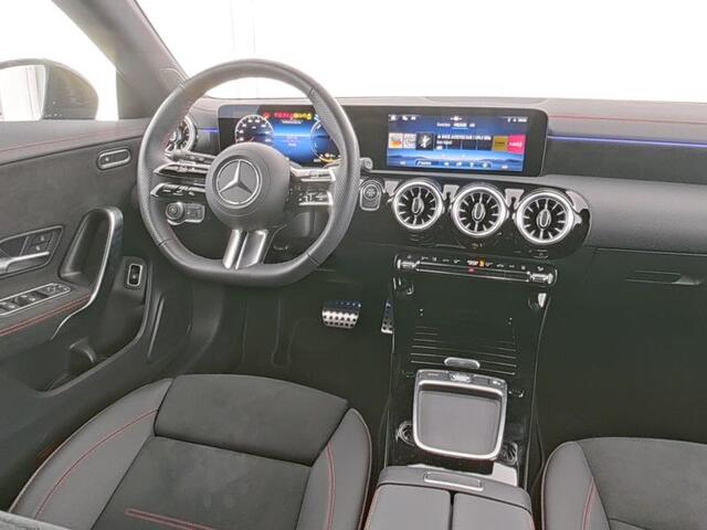 Mercedes-Benz CLA-KLASSE Shooting Brake 250 e AMG Face Lift Plug-In Hybride | Edition AMG Line | Night Pakket | 19 Inch AMG Velgen | Stuur en Stoelverwarming | Inclusief 24 MB Premium Certified garantie voor Europa.
