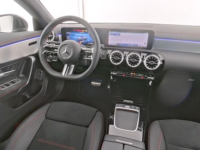 Mercedes-Benz CLA-KLASSE Shooting Brake 250 e AMG Face Lift Plug-In Hybride | Edition AMG Line | Panorama Schuif-Kanteldak | 19 Inch AMG Velgen | AC en DC laden | Stuur en Stoelverwarming. Inclusief 24 maanden MB Certified garantie voor Europa.