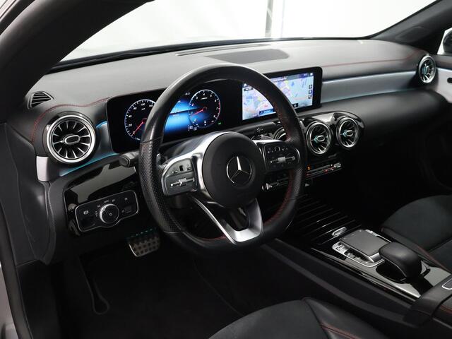 Mercedes-Benz CLA-KLASSE Shooting Brake 220 Premium Plus AMG | Night | Panoramadak | Memory | Keyless | Sfeerverlichting |