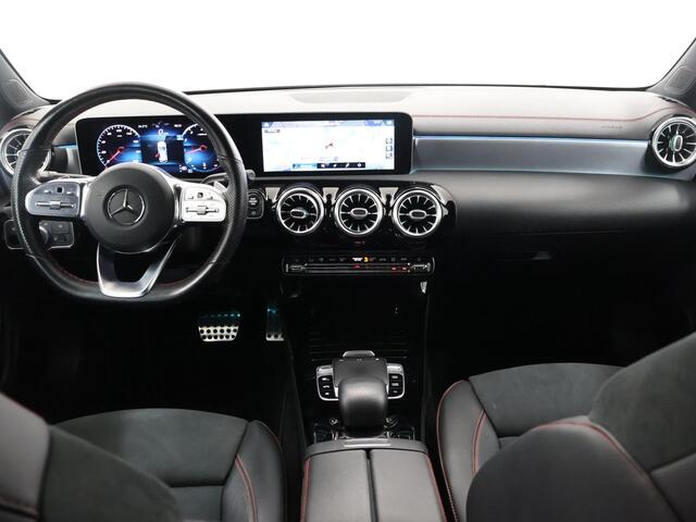 Mercedes-Benz CLA-KLASSE Shooting Brake 220 Premium Plus AMG | Night | Panoramadak | Memory | Keyless | Sfeerverlichting |