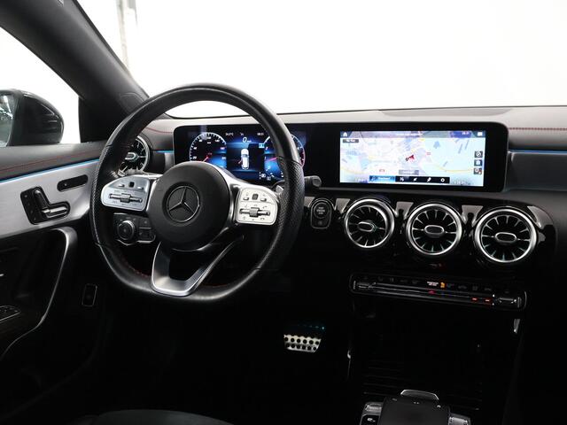 Mercedes-Benz CLA-KLASSE Shooting Brake 220 Premium Plus AMG | Night | Panoramadak | Memory | Keyless | Sfeerverlichting |